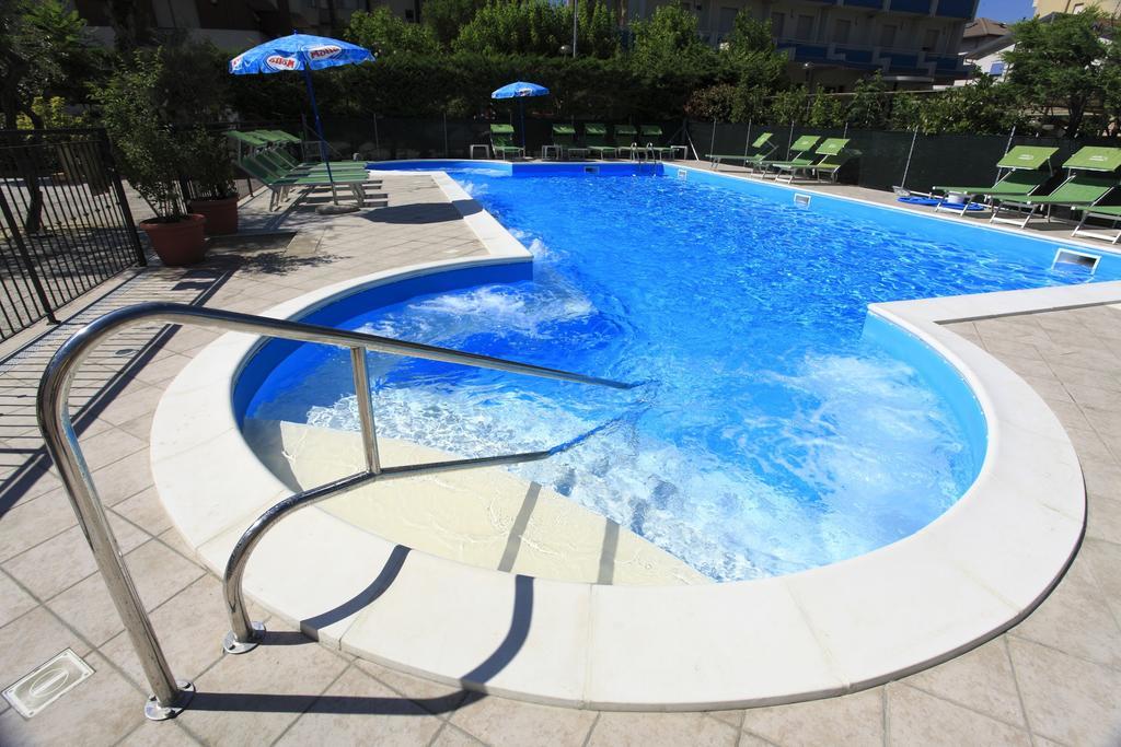 Hotel Conti Rimini Exteriér fotografie