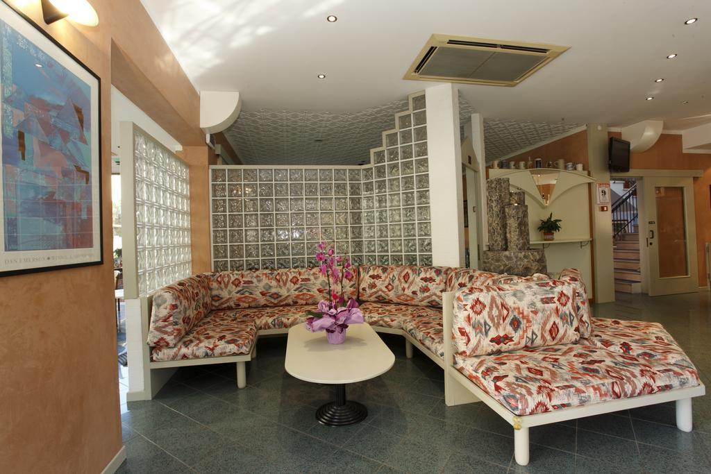 Hotel Conti Rimini Exteriér fotografie