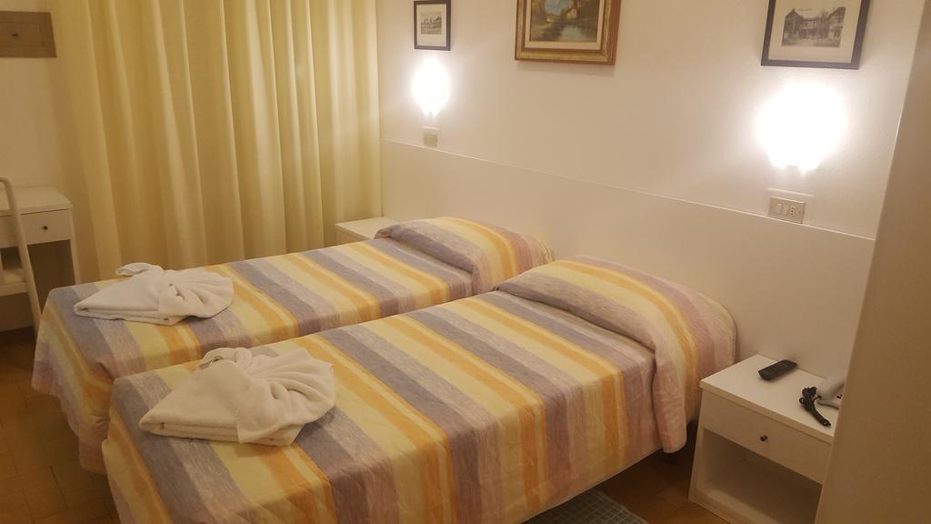 Hotel Conti Rimini Exteriér fotografie